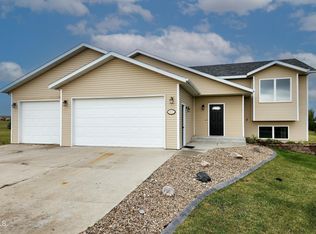 6620 Trademark Dr, Bismarck, ND 58504