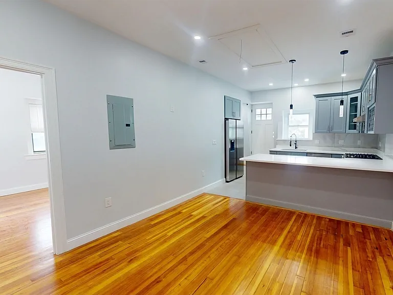 14 King St #3 — Photo 6