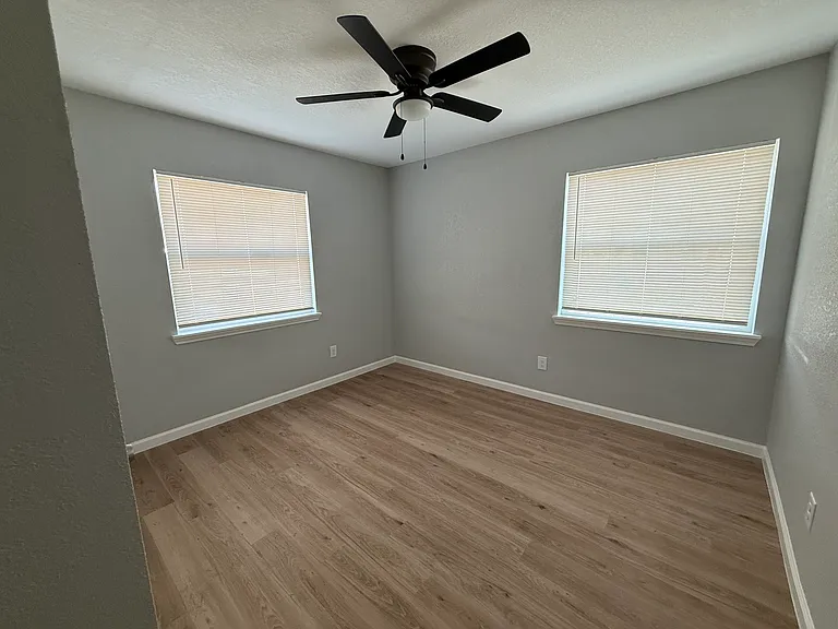 913 Paul St #B — Photo 5