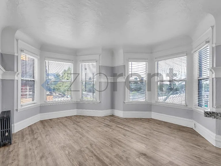 680 14th St #204 — Photo 9