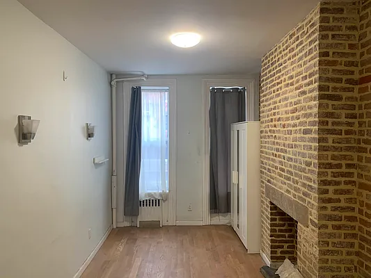 Rented by Avi Realty Manhattan | media 9