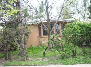 4448 Howard St, Skokie, IL 60076