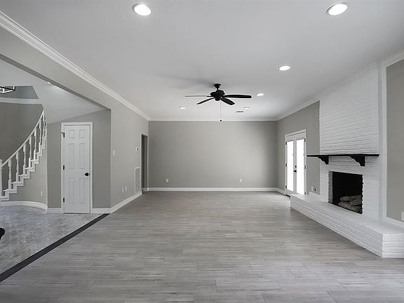 5th image of 15707 Walkwood Dr