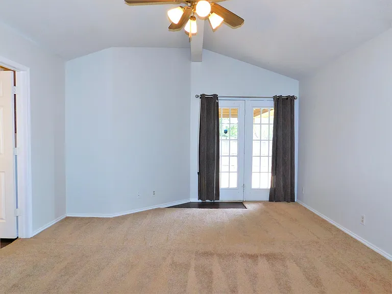 3008 Anysa Ln — Photo 16