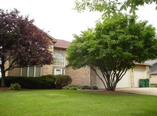 15119 S Olympic Ln, Lockport, IL 60441