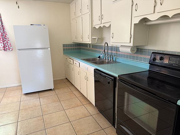 4th image of 919 Manzano St NE