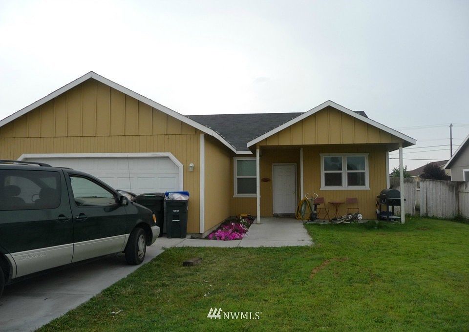 1st image of 704 N Rockport Street