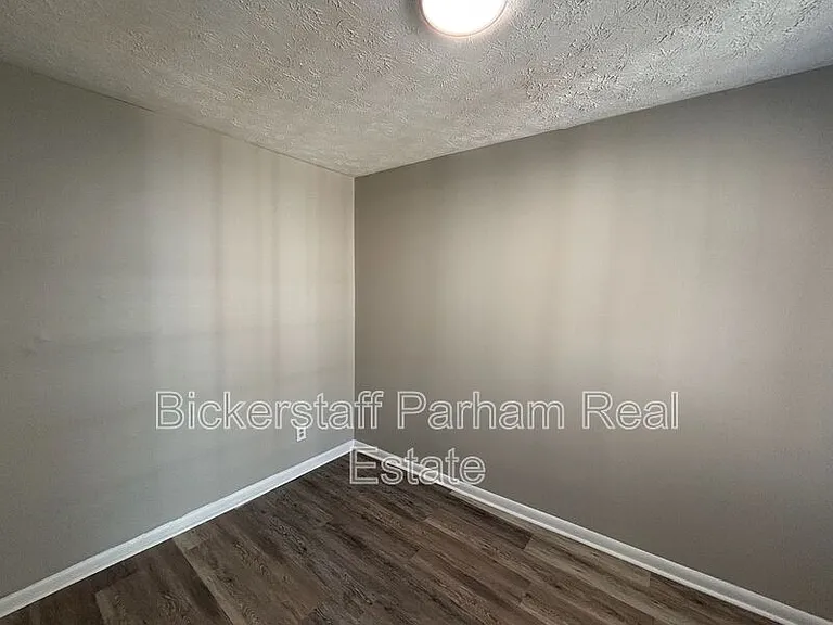 1263 Cedar Ave #4 — Photo 11