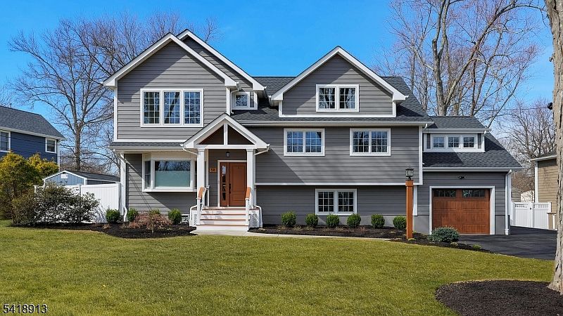 1st image of 58 Oxbow Dr