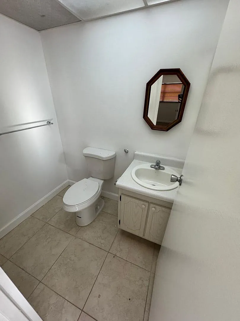 201 Brittany E — Photo 3