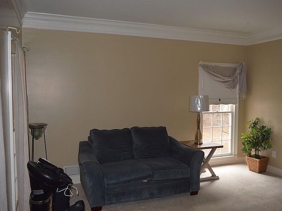 4th image of 1020 Larosa Dr