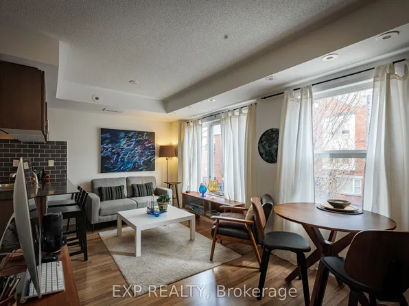 88 Munro St #5, Toronto, ON M4M 2S9