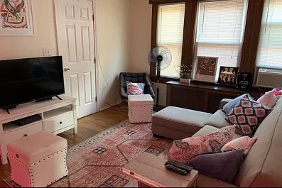 5 bed, 2.0 bath, $8,250 — Photo 2