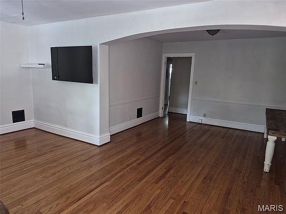 4th image of 5459 Holly Hills Ave
