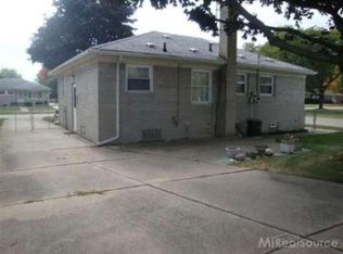 17065 Bell Ave, Eastpointe, MI 48021