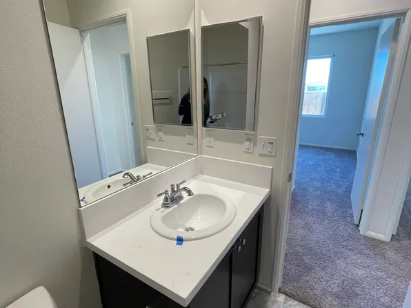 2438 La Calle Valiente Ct, Rosamond, CA 93560