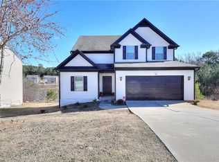 1230 Dianne Dr, Winder, GA 30680