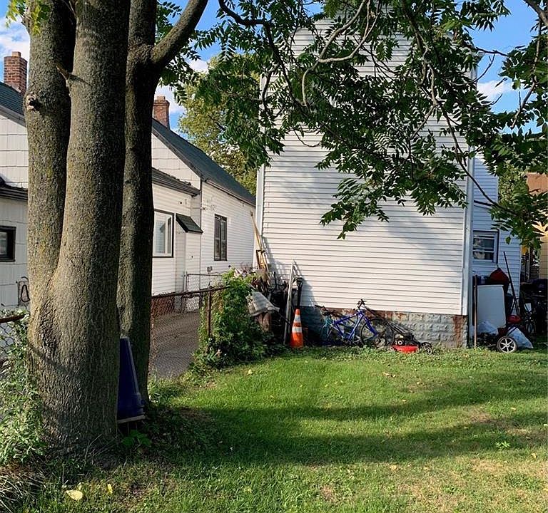 2nd image of 665 Fulton St