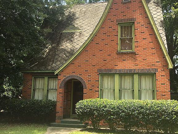 2nd image of 130 Cypress Ave