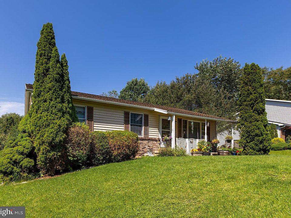 1st image of 105 Rhaubert Cir