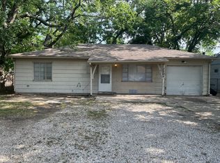 1504 SW 37th St, Topeka, KS 66611