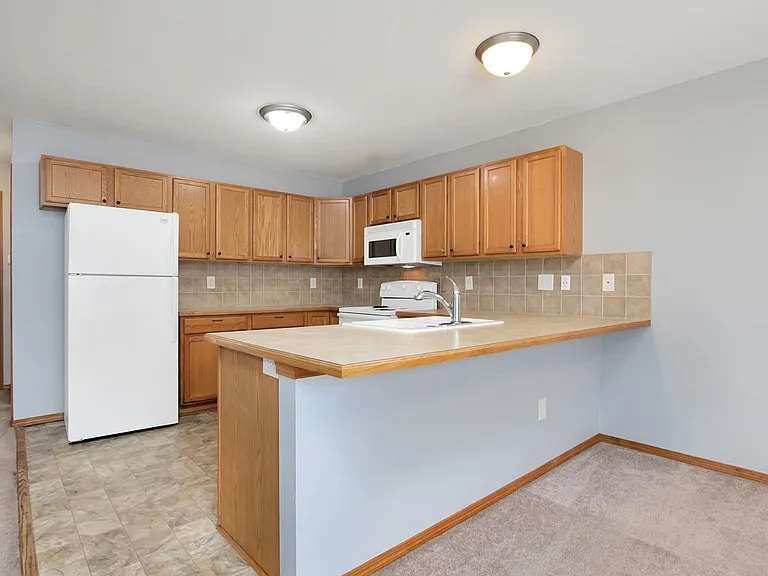 1126 Country Club Ln — Photo 7