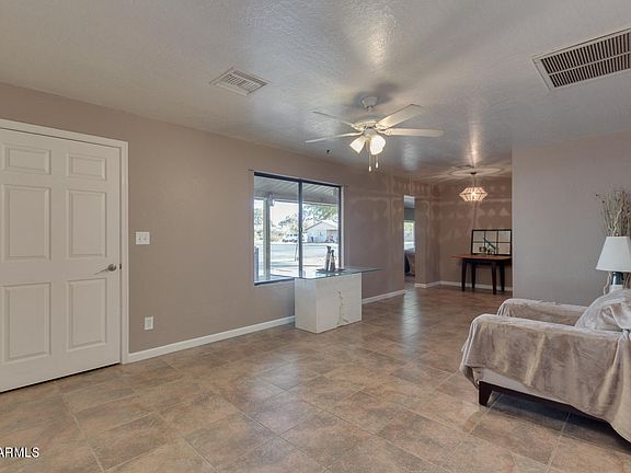5th image of 1401 N Kadota Ave
