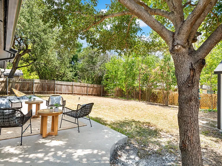 7403 Whispering Winds Dr — Photo 23
