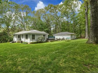 72 Sugarloaf Dr, Wilton, CT 06897
