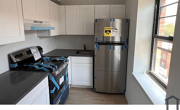 5th image of 968 E 167th St #1