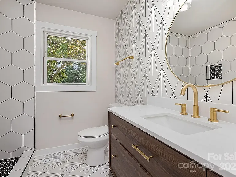 6573 Covecreek Dr — Photo 4