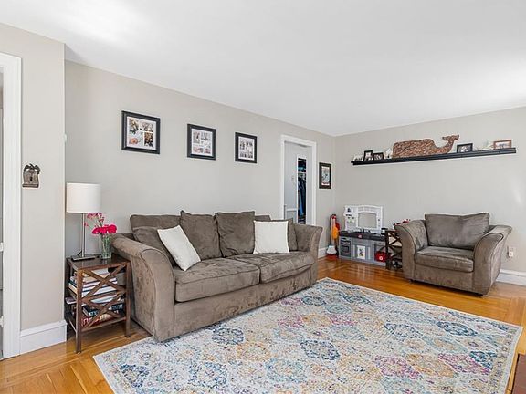 3rd image of 37 Silver Lake Ave