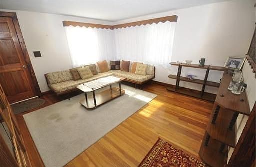 5th image of 51 Harriet Ave