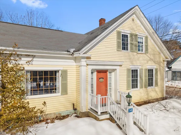 14 Oak Street, Bucksport, ME 04496