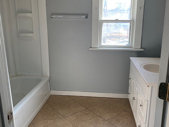 2nd image of 628 Arundel St