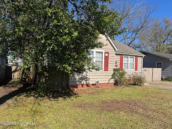 3rd image of 1407 Grand Ave