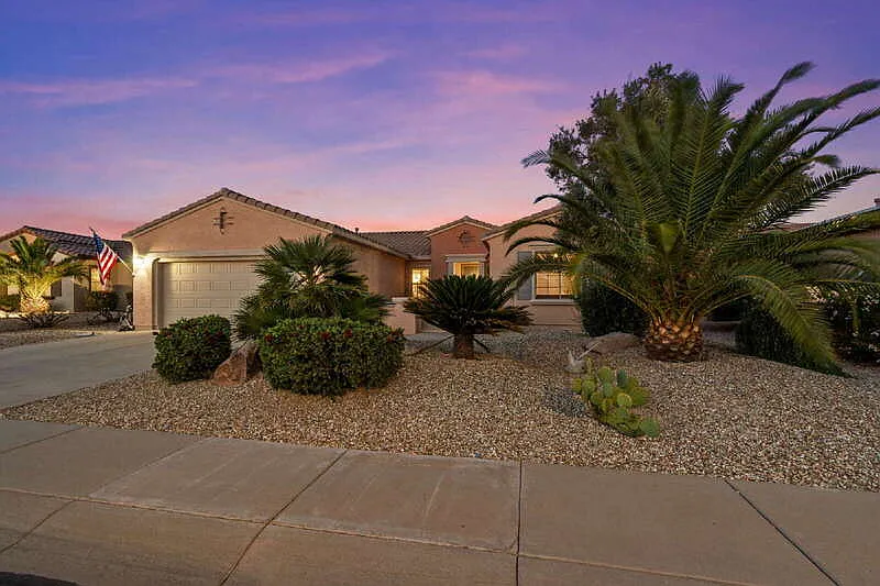 2 bed, 3.0 bath, 2334 sqft, $2,300 — Photo 2
