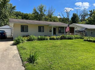 90 Phillips Dr, Decatur, IL 62521