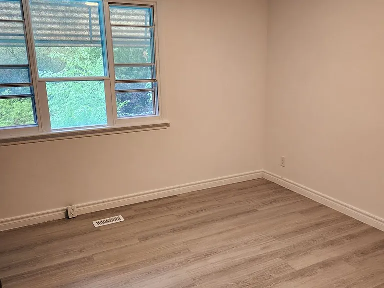 6 Brenham Cres — Photo 9