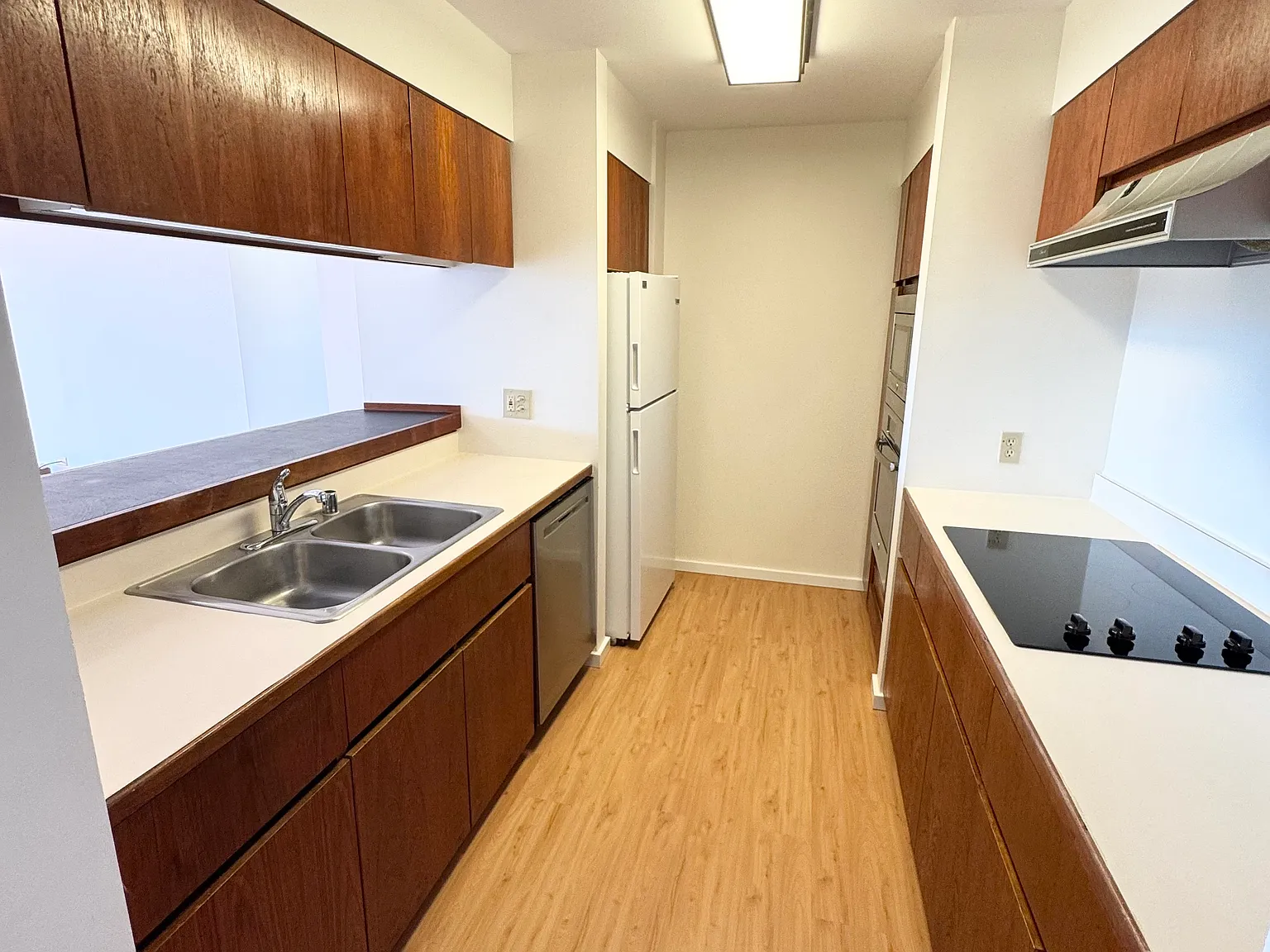 3 bed, 1414 sqft, $4,250 — Photo 4