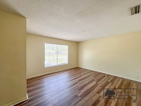 3rd image of 1102 N Marion Ave