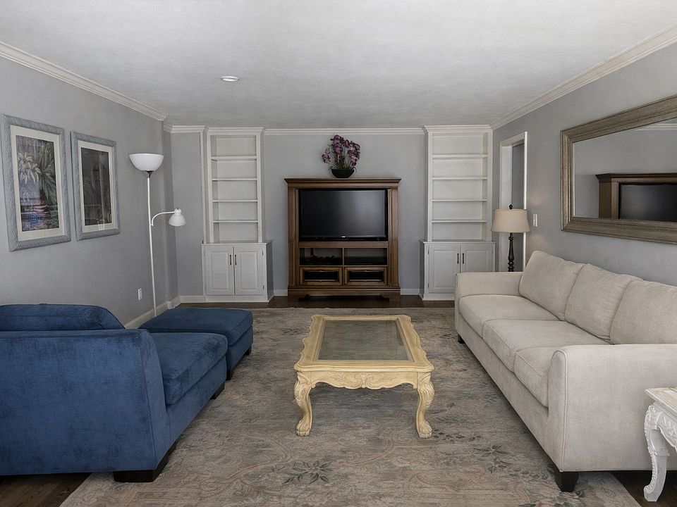 1st image of 134 Deer Hill Ave