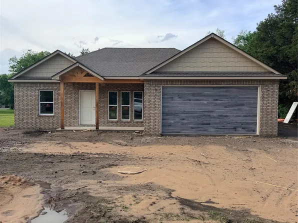806 NE 7th St, Wagoner, OK 74467
