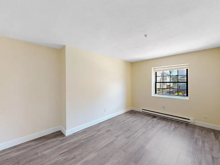 25 Myrtle St #5 — Photo 2