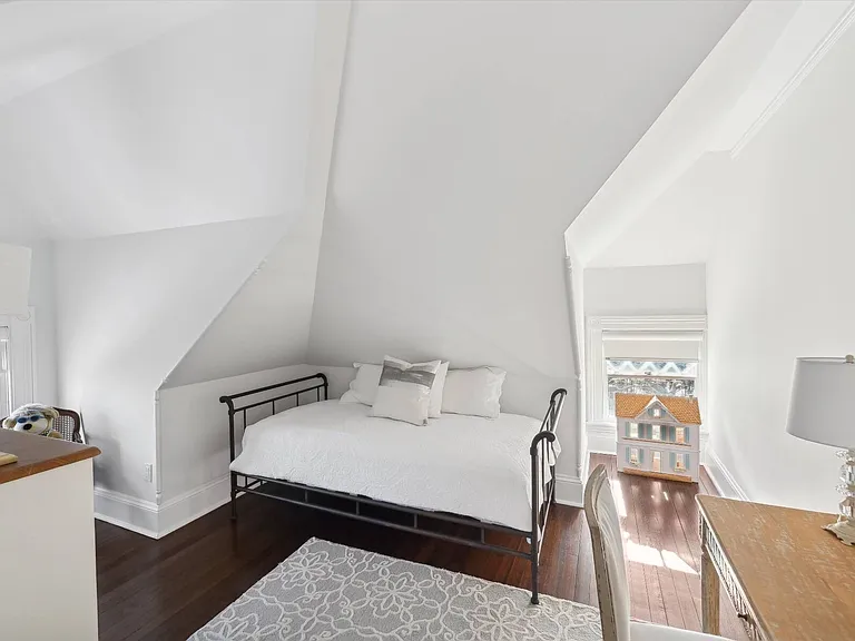 65 Herrick Rd — Photo 26
