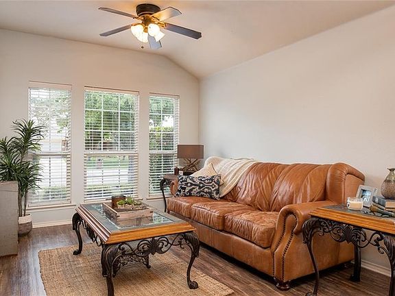 2nd image of 700 Orchid Blvd