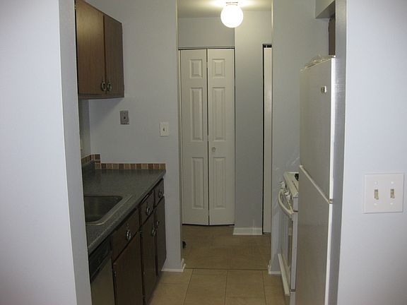 3rd image of 3 Oak Creek Dr APT 2409