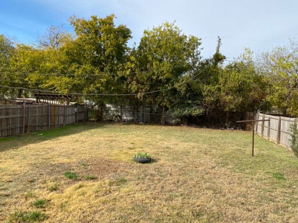 2720 Vogt St, Fort Worth, TX 76105