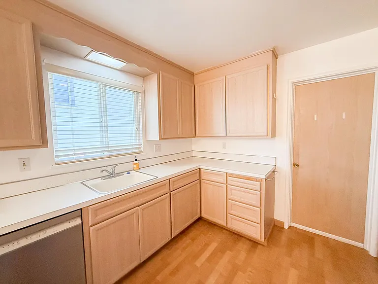 5436 Fresno Ave — Photo 9