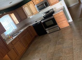 226 Robin Hill Rd, Paintsville, KY 41240